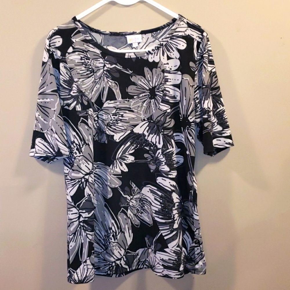 LuLaRoe GiGi Top